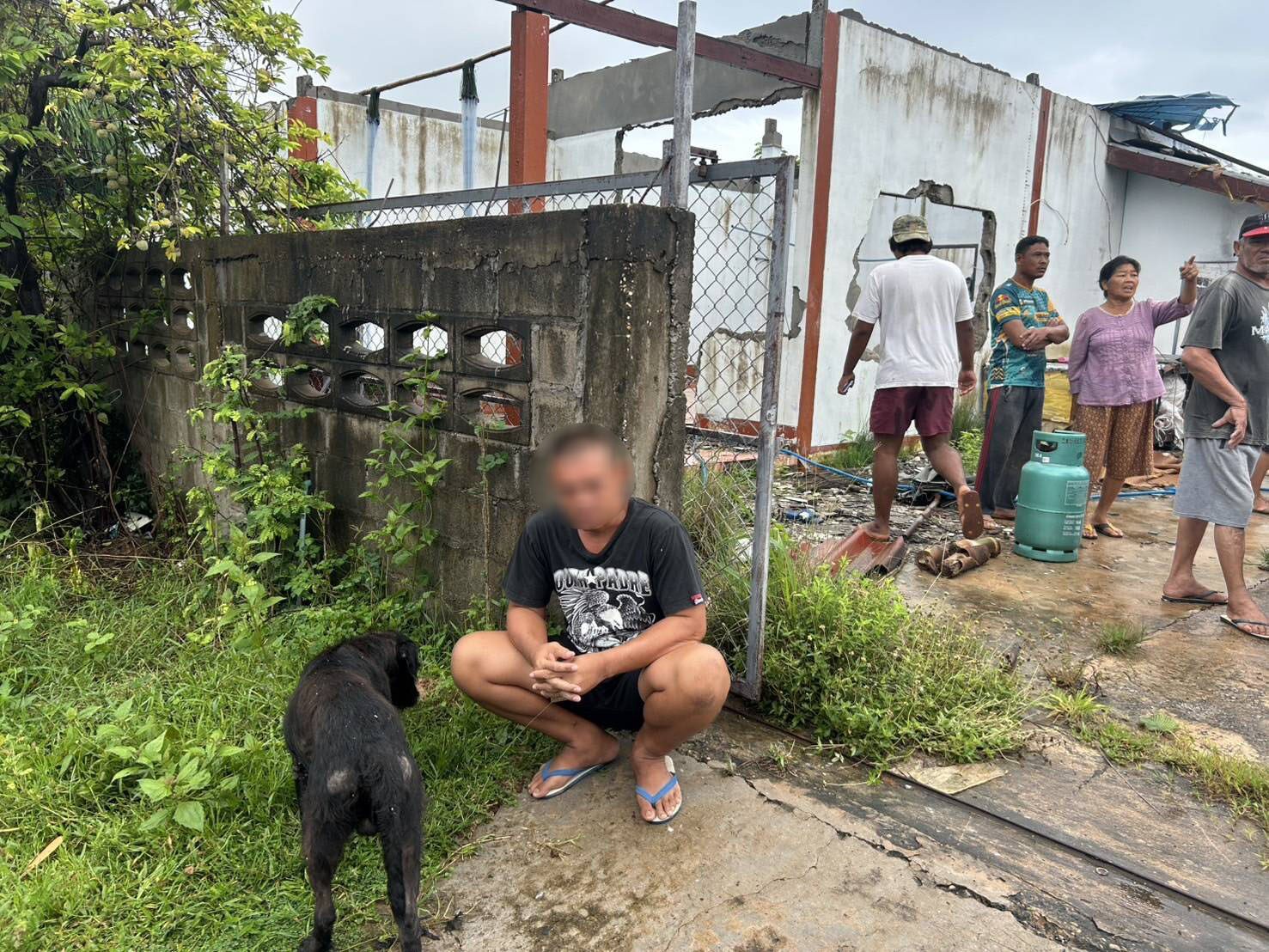 เผาบ้าน