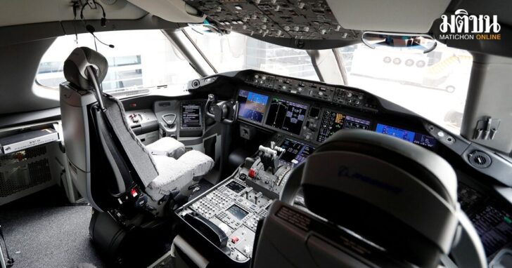 FILE PHOTO: The cockpit of a Singapore Airlines' Boeing 787-10 Dreamliner is pictured after a delivery ceremony at the Boeing South Carolina plant in North Charleston