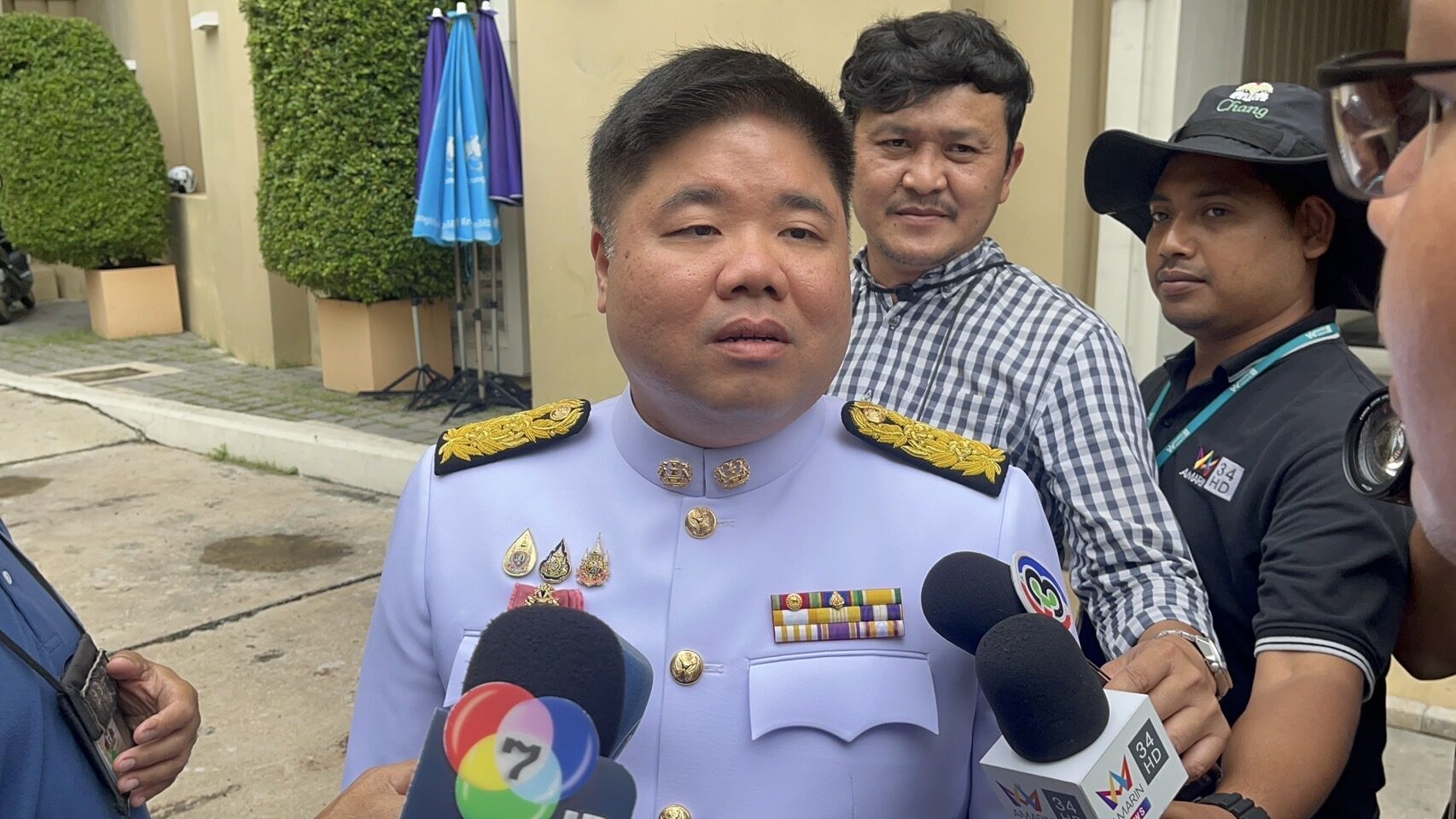 พงศ์กวิน จึงรุ่งเรืองกิจ
