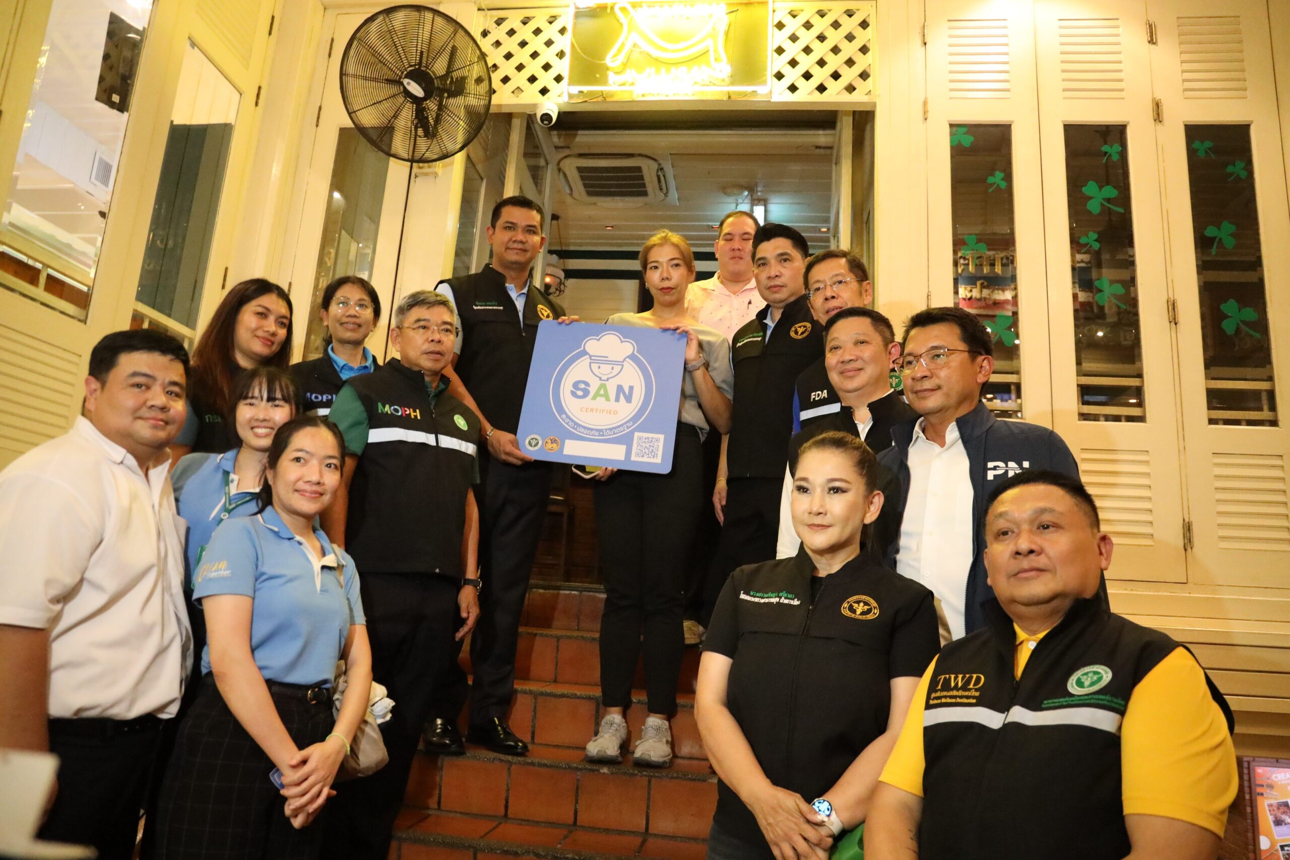 Deputy health minister inspects Khao San Road to boost tourist confidence | News by Thaiger