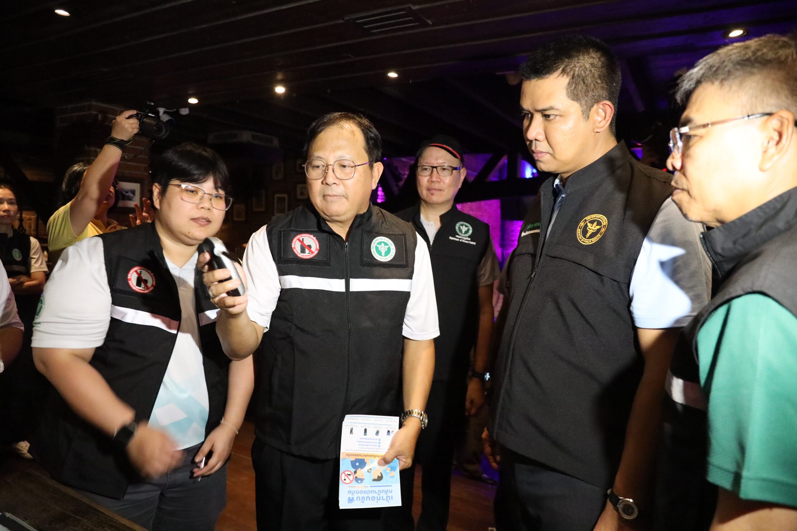 Deputy health minister inspects Khao San Road to boost tourist confidence | News by Thaiger