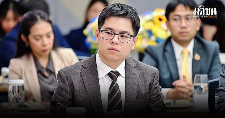 ผมหงอก การพบปะสื่อประจำกระทรวงพาณิชย์ ของ รมต.เอิร์ธ