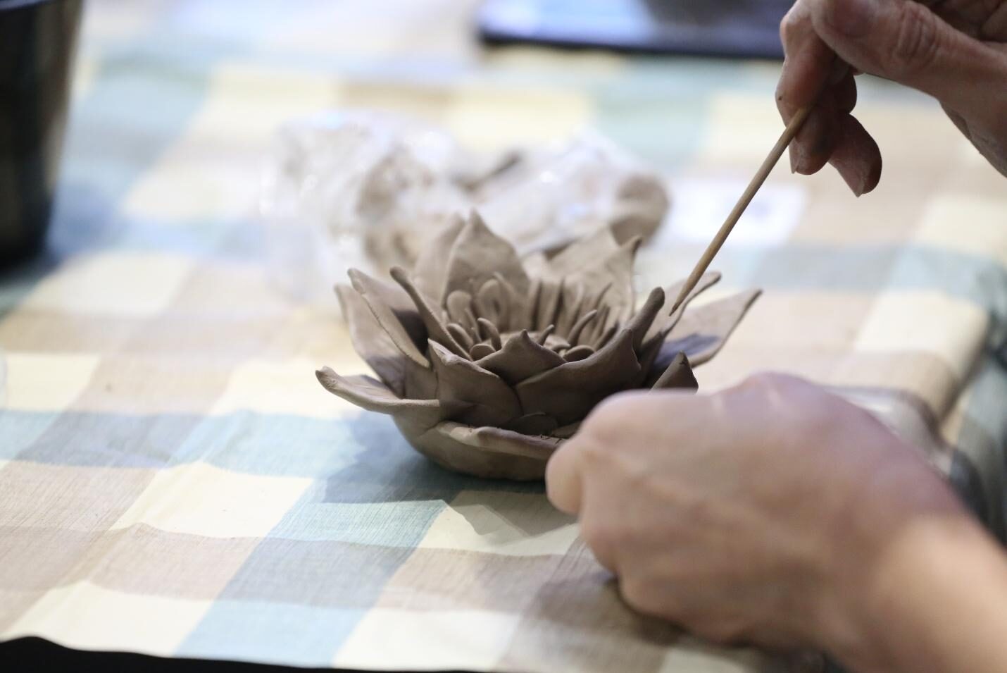 ภาพ 7: Health Workshop “Diffuser ปั้นดินปั้นใจ” ภาพ 7: Health Workshop “Diffuser ปั้นดินปั้นใจ”