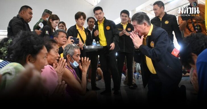 ภูมิธรรม เยี่ยมผู้อพยพ-27