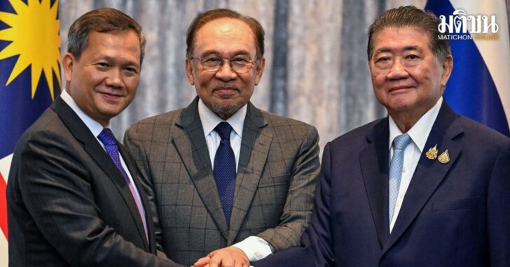 FILE PHOTO: Malaysia's Prime Minister Ibrahim, Cambodia's Prime Minister Manet and Thailand's acting Prime Minister Wechayachai take part in mediation talks, in Putrajaya