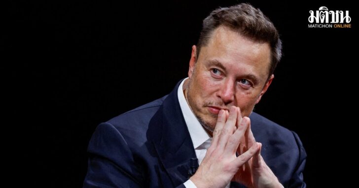 FILE PHOTO: Tesla CEO and Twitter owner Elon Musk attends the VivaTech conference in Paris