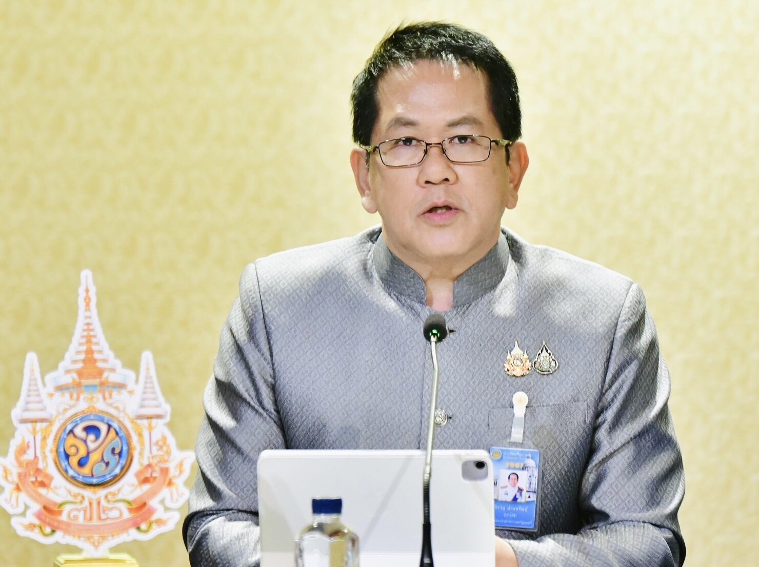 จิรายุ ห่วงทรัพย์