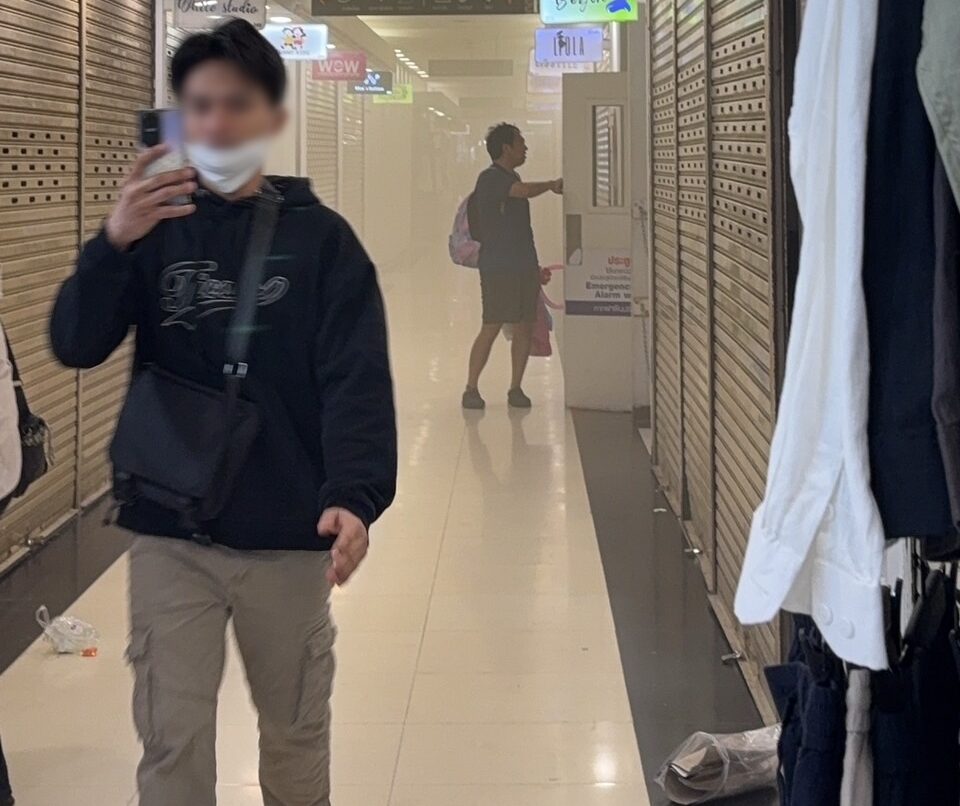 ไฟไหม้ห้างดังประตูน้ำ! เหตุการณ์วุ่นวาย ผู้คนแตกตื่นหนีอลหม่าน พบเบื้องต้น…