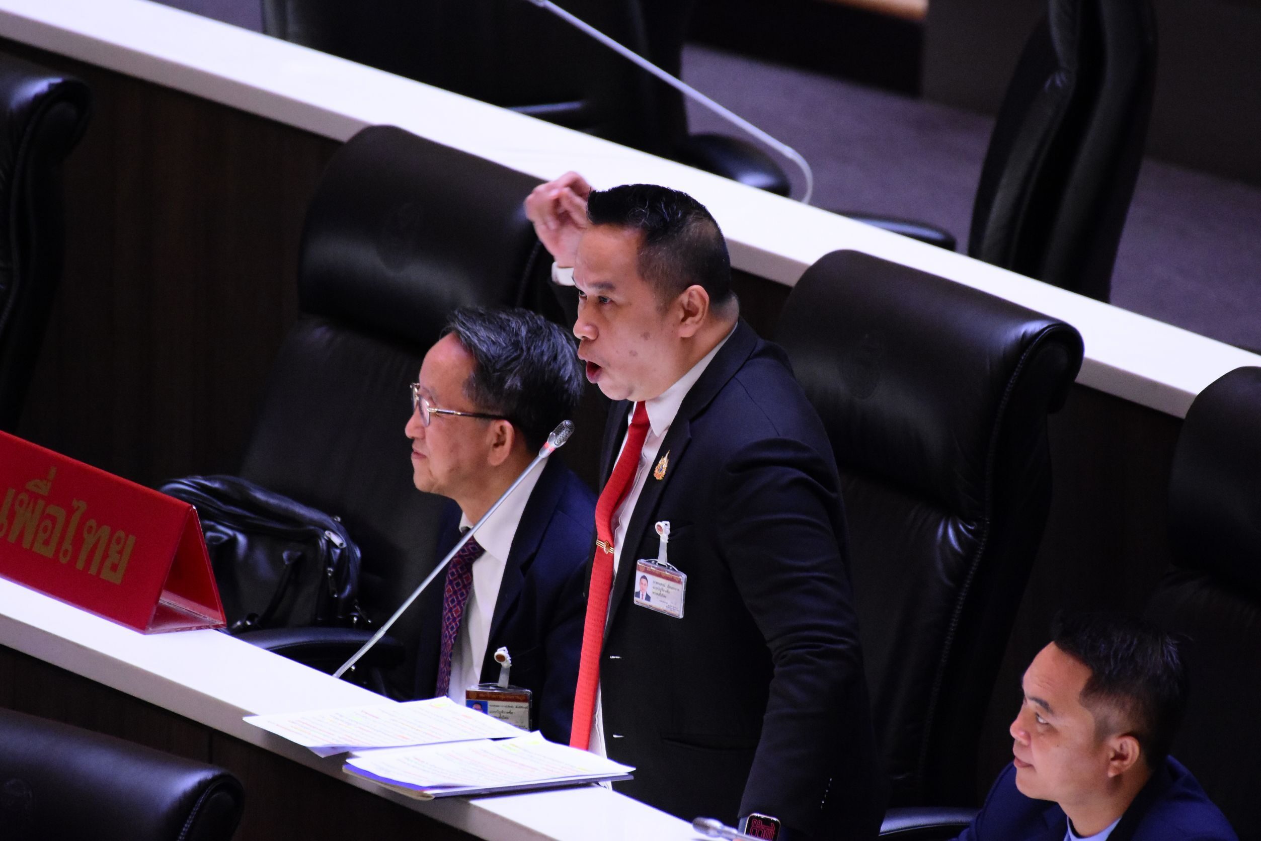 อนุสรณ์ เอี่ยมสะอาด