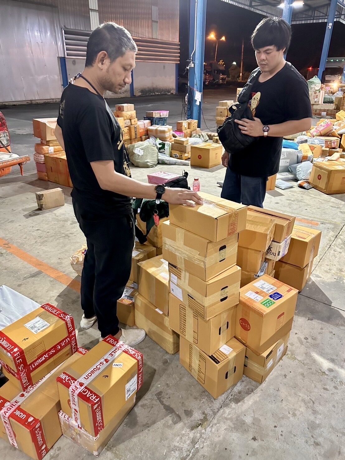 Songkhla customs seize illegal cigarettes, e-cigarettes, and hookah | News by Thaiger