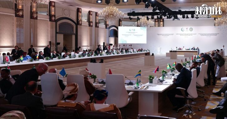 Qatar's Prime Minister and Minister for Foreign Affairs Sheikh Mohammed bin Abdulrahman bin Jassim Al-Thani, attends the preparatory ministerial meeting for emergency Arab-Islamic summit in Doha