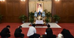 คณะบุคคล-พสกนิกร ถวายความอาลัย ‘พระพันปีหลวง’ ซาบซึ้งทรงเข้าถึงประชาชน