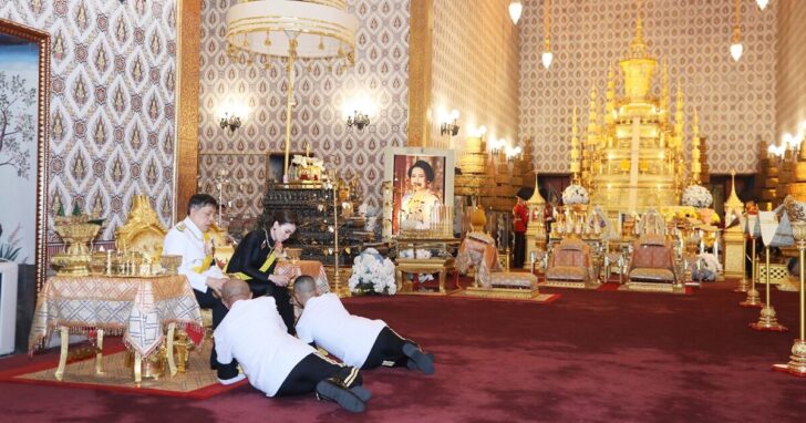 ในหลวง-พระราชินี ทรงสรงน้ำพระบรมศพ ‘พระพันปีหลวง’ ถวายพระเกียรติสูงสุด พระโกศทองใหญ่ เศวตฉัตร 9 ชั้น