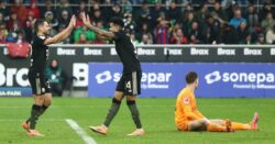 บาเยิร์นเครื่องร้อนต่อเนื่อง บุกอัดกลัดบัค 3-0 ชนะ 8 นัดรวดในบุนเดสลีก้า