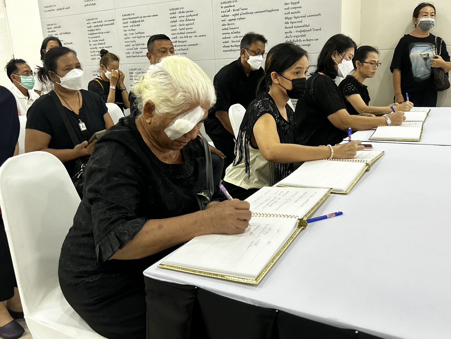 Скончалась королева Сирикит. 