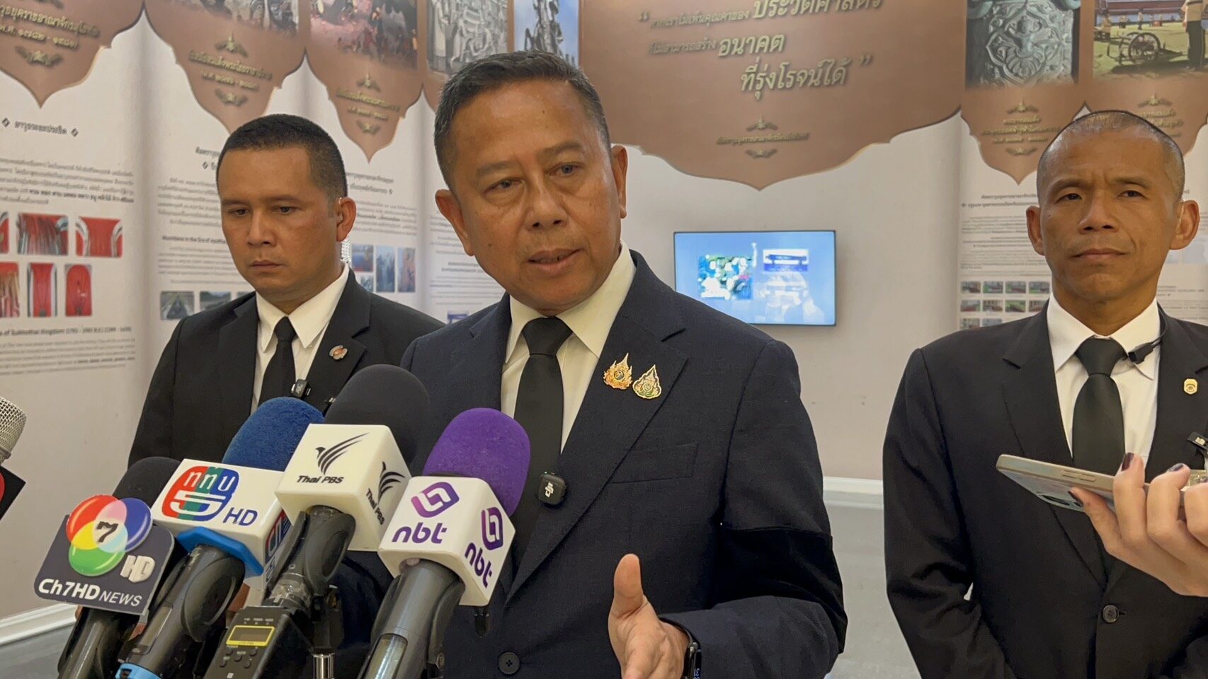 อดุลย์ บุญธรรมเจริญ