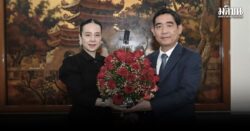 มาดามแป้ง รุดขอโทษ ทูตเวียดนาม ใช้ธงชาติผิด ในพิธีจับสลากฟุตซอลชิงแชมป์อาเซียน มาดามแป้ง