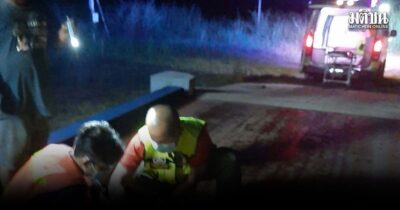 เมียเมาเหล้า ถือพร้าไล่ฟันผัว ถูกสวนล้มหัวฟาดพื้น อาการสาหัส จนท.รุดช่วย ไล่ฟันผัว