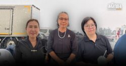 ฝนเท ประชาชนไม่ท้อ เข้าแถวรอกราบพระบรมศพ ‘ขอเกิดเป็นพสกนิกรของพระองค์ทุกชาติไป’