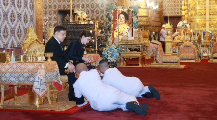 ในหลวง พระราชินี เสด็จฯ ทรงบำเพ็ญพระราชกุศลพระบรมศพ พระพันปีหลวง