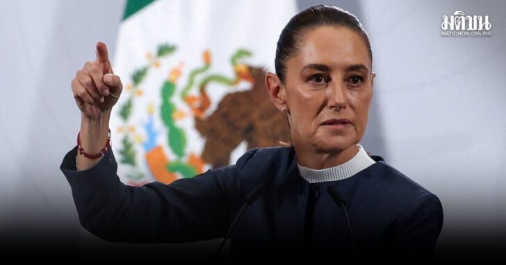 FILE PHOTO: Mexico's President Claudia Sheinbaum holds a press conference at the National Palace, in Mexico City