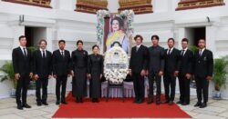 คณะเรือใบวายุ วางพวงมาลา กราบถวายบังคมพระบรมศพ ‘พระพันปีหลวง’ น้อมรำลึกพระมหากรุณาธิคุณ