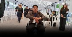 พสกนิกรนับหมื่นเข้าร่วมถวายบังคมพระบรมศพ พร้อมชื่นชม จนท.อาสาสมัคร