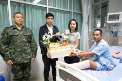 GULF มอบเงิน 1.3 ลบ. เยียวยาทหารเหยียบกับระเบิดชายแดนศรีสะเกษจาก ‘กองทุน 100 ล้านบาท’