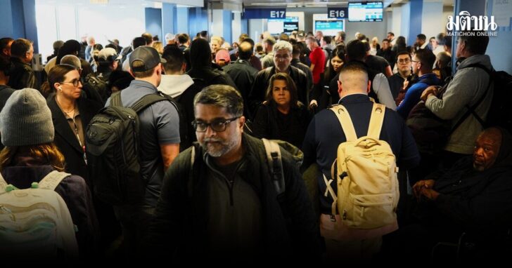 Travelers face delays at Chicago's O'Hare as FAA measures take hold more than a month into U.S. government shutdown