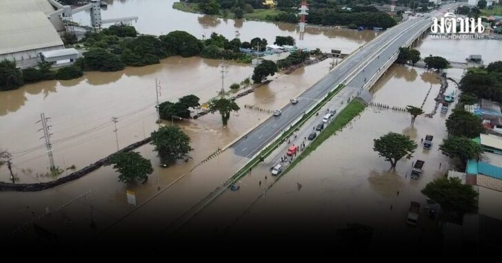 อ่างทองอ่วม! พนังกั้นน้ำเจ้าพระยาแตก น้ำทะลักท่วมสูง ตร.แจ้งปิดถนนป่าโมก-สุพรรณบุรี แนะใช้ทางเลี่ยง