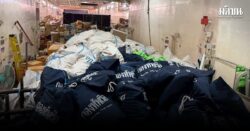 ทร.ส่ง เรือหลวงอ่างทอง ลำเลียงสิ่งของกว่า 100 ตัน สนับสนุนการฟื้นฟูพื้นที่ภาคใต้หลังอุทกภัยใหญ่