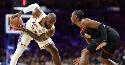 เลอบรอน-ดอนชิช คัมแบ๊ก พาเลเกอร์สบุกชนะซิกเซอร์ส 112-108