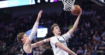 ฟอร์เวิร์ดดาวรุ่งแมฟเวอริคส์ทุบสถิติทำ 40 แต้มอายุน้อยสุดเอ็นบีเอ