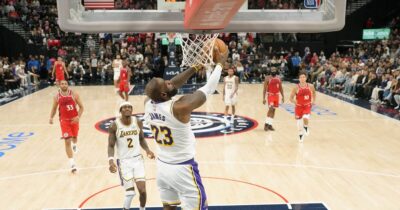 เลอบรอนชู้ต 36 แต้ม เยอะสุดซีซั่นนี้ แต่เลเกอร์สบุกพ่ายคลิปเปอร์ส 88-103