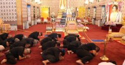 พสกนิกรทั่วไทย กราบถวายบังคมพระบรมศพ ‘พระพันปีหลวง’ ณ พระที่นั่งดุสิต เนืองแน่น