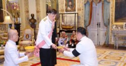 ในหลวง-พระราชินี ทรงรับทูลเกล้าฯ ถวายเงินสมทบทุนมูลนิธิทุนการศึกษาพระราชทาน ม.ท.ศ.