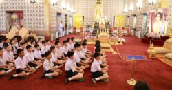 ประชาชนหลั่งไหล กราบถวายบังคมพระบรมศพ ‘พระพันปีหลวง’ ณ พระที่นั่งดุสิตมหาปราสาท