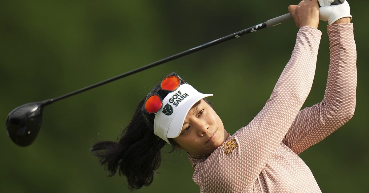 โปรเหมียว-แน็ปป์ หล่นอันดับ 11 ร่วม ลุ้นเหนื่อยป้องแชมป์แกรนต์ ธอร์นตัน