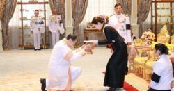 พระราชินี ทรงรับทูลเกล้าฯ ถวายปริญญาดุษฎีบัณฑิตฯ สาขาวิทยาศาสตร์การกีฬา จากจุฬาฯ