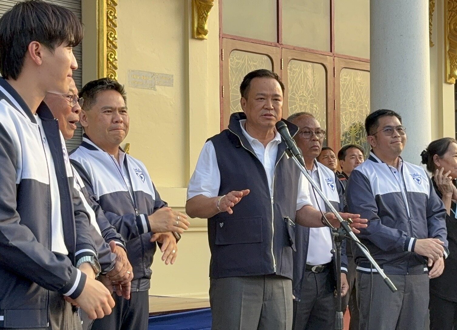 อนุทิน