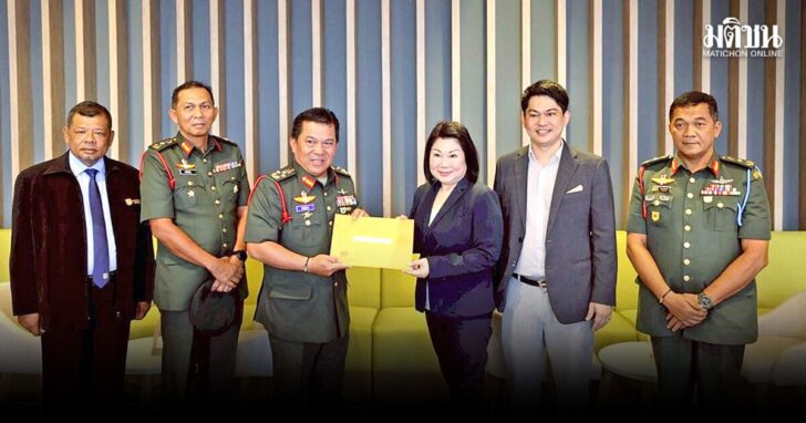 เรียงคนมาเป็นข่าว/ภาพข่าวสังคม สมัครรับเลือกตั้งกันไป