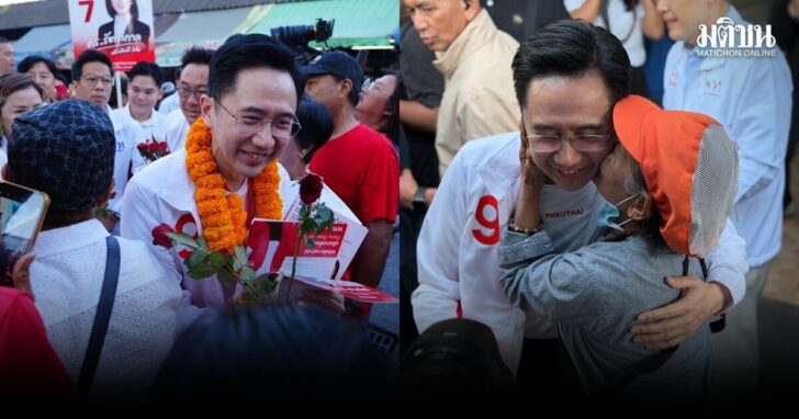 ยศชนัน ลุยหาเสียงตลาดวัดเกาะ เจอแฟนคลับสวมกอดหอมแก้ม-รุมมอบดอกไม้ เผยมีนโยบายเด็ด