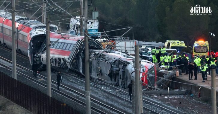 Two high-speed trains derail in Spain