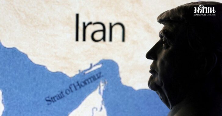 FILE PHOTO: Illustration shows map showing the Strait of Hormuz, Iran and 3D printed miniature of U.S. president Donald Trump