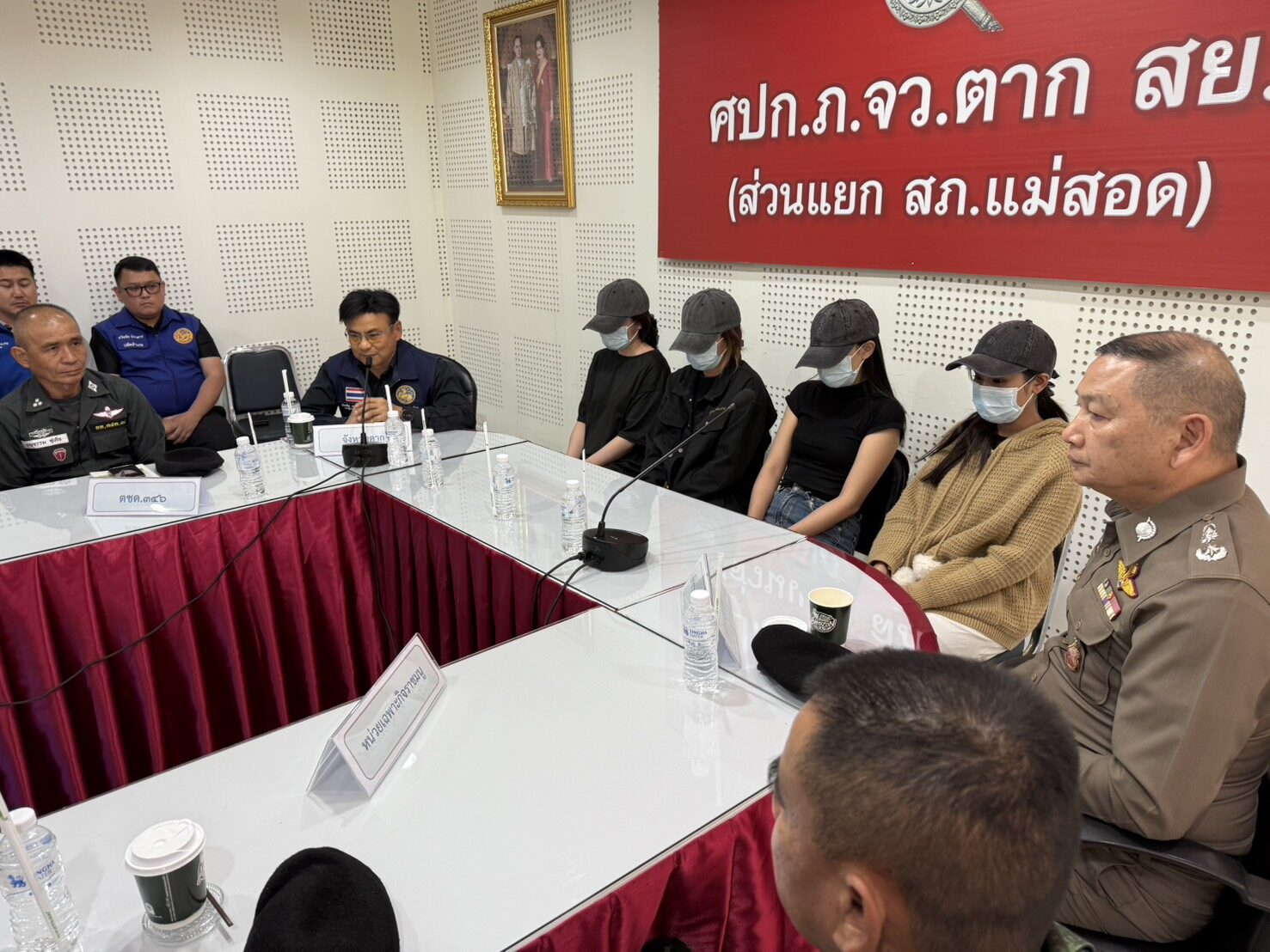  4 สาวไทย