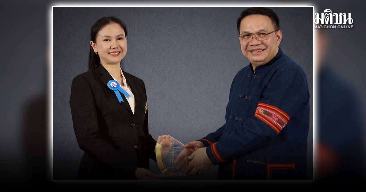 ปลื้ม ‘รอง ผอ.’ ร.ร.วัดบวรมงคล คว้ารางวัลผู้บริหารดีเด่น งานวิชาการ ส.บ.ม.ท.