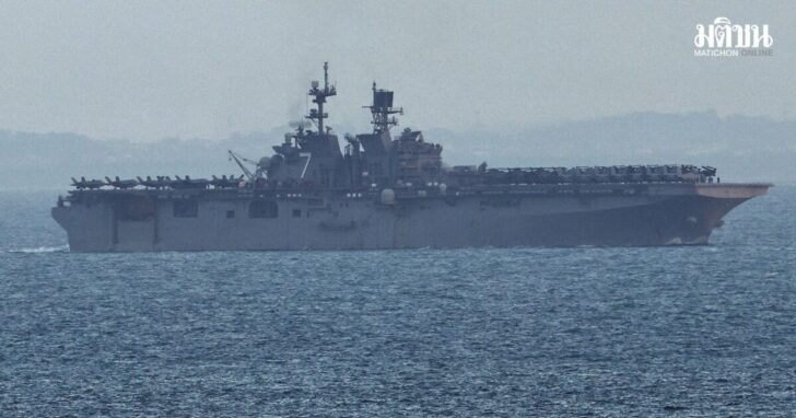USS Tripoli (LHA-7) amphibious assault enters the Singapore Strait