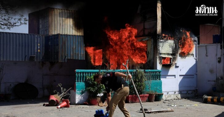 Protest outside the U.S. Consulate General, following news of U.S. and Israeli strikes on Iran that killed supreme leader Ayatollah Ali Khamenei, in Karachi