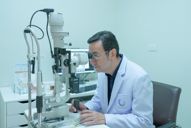 ‘รพ.บ้านแพ้ว’ ขนทัพจักษุ ร่วม ‘Thailand Healthcare 2026’ ผ่าตัดต้อกระจกฟรี 50 ดวงตา