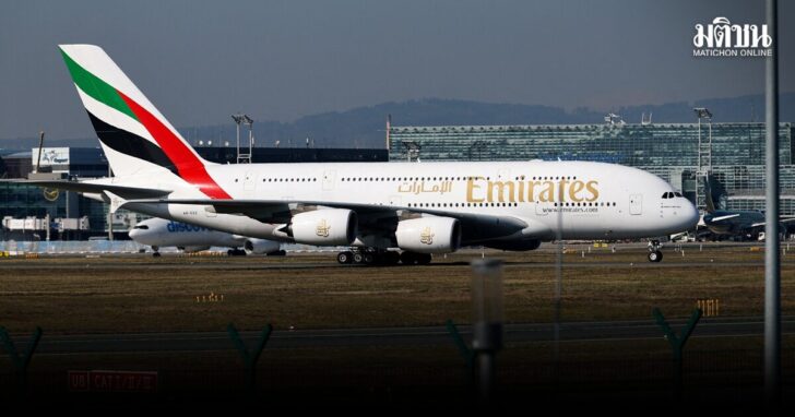 FILE PHOTO: An Emirates plane with German tourists evacuated from the Middle East arrives from Dubai, at the airport in Frankfurt